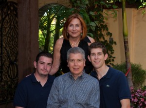 Picture of Linda Capeloto Sendowski and Family