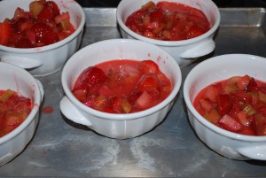 Picture of Individual Strawberry Rhubarb Crisps, Step 5