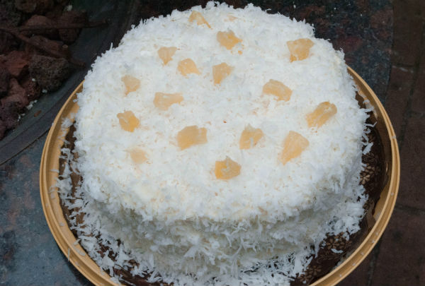 Pineapple Curd and Coconut Pineapple cake 035